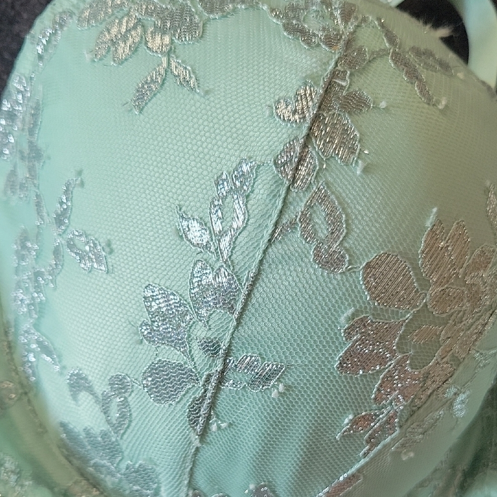 Elegant Lace Underwire Bra - Mint Green - Picture 3 of 5